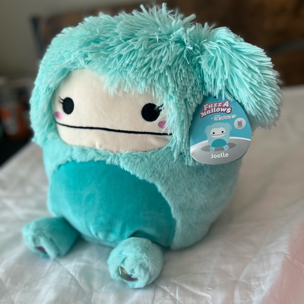 New Rare Joelle the Bigfoot Fuzzamallow Squishmallows